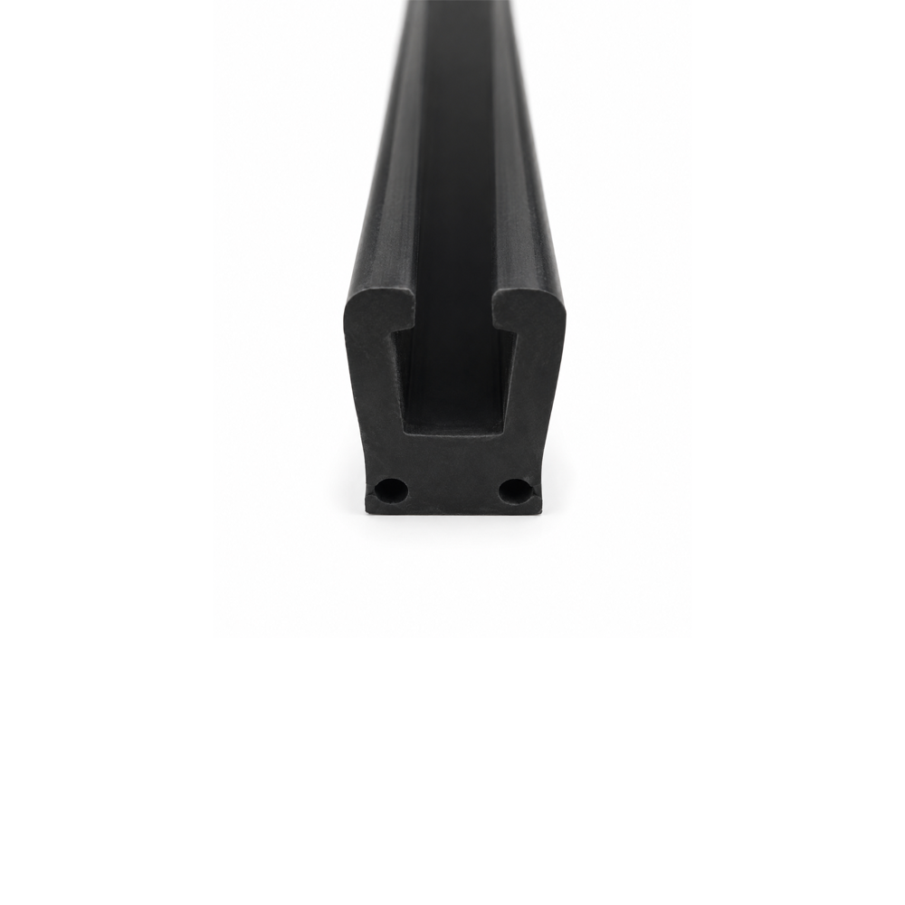 14240: BMP PE profile B-Drive, black plastic guide L=6300mm